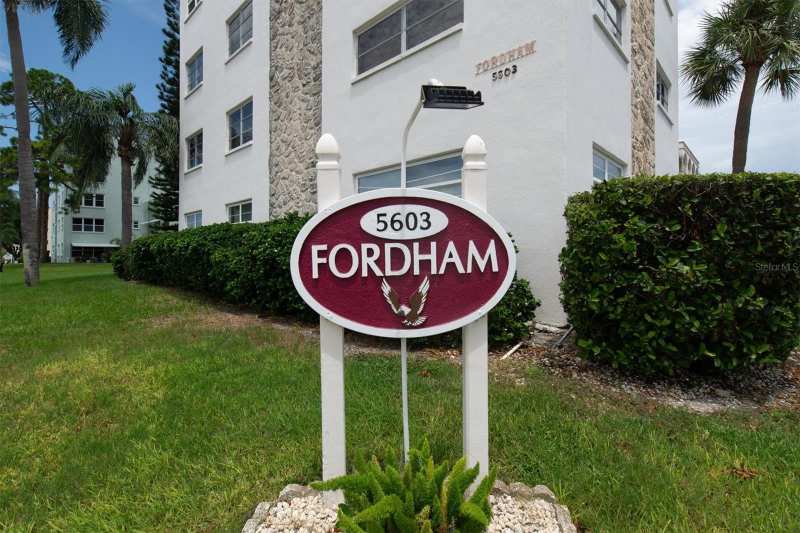 2 bedroom Condominium at 5603 80th Street #415, Five Towns Of St Pete, St Petersburg — photo 1