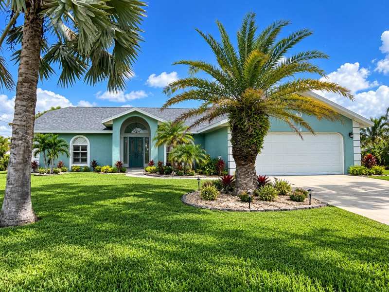 3 bedroom Single Family Residence at 18114 Petoskey Circle, Port Charlotte Sec 079, Port Charlotte — photo 1