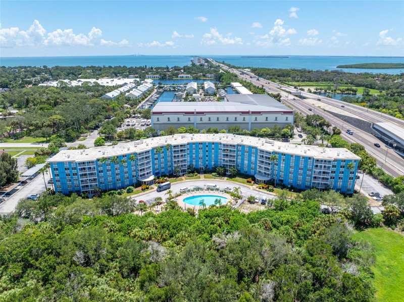 1 bedroom Condominium at 3315 58th Avenue #617, Wave The Condo, St Petersburg — photo 1