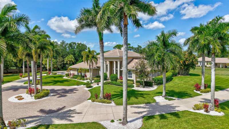 4 bedroom Single Family Residence at 1045 Fox Creek Drive, Fox Creek Acres, Sarasota — photo 1