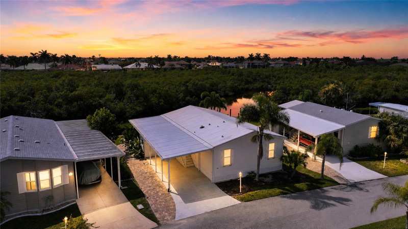 2 bedroom Manufactured Home at 27 Hague Road, Windmill Village, Punta Gorda — photo 1