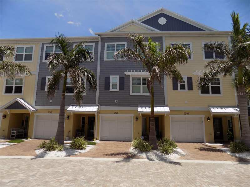 4 bedroom Townhouse at 2511 Coral Court, Walk At Indian Rocks Beach, Indian Rocks Beach — photo 1