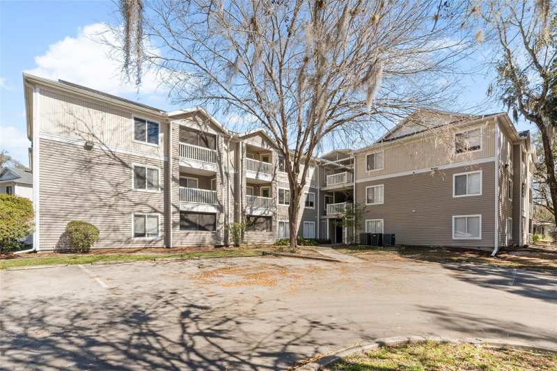 4 bedroom Condominium at 4000 SW 23rd Street #2-303, Countryside University, Gainesville — photo 1