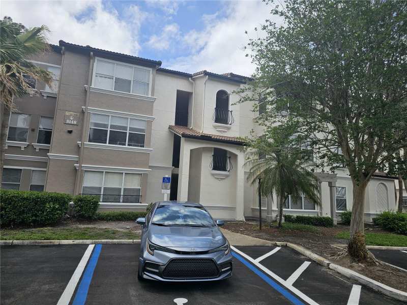 3 bedroom Condominium at 5132 Conroy Road #932, Residences At Villa Medici Condo, Orlando — photo 1