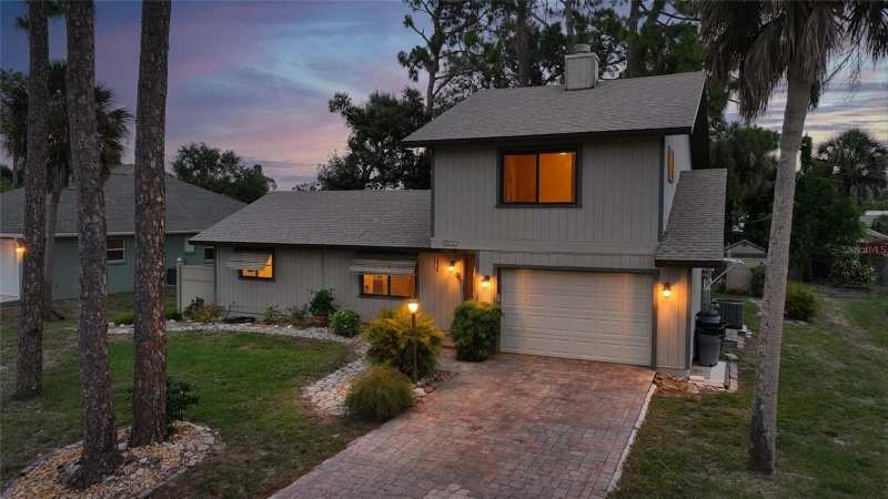 2 bedroom Single Family Residence at 2631 Fiesta Drive, South Venice, Venice — photo 1