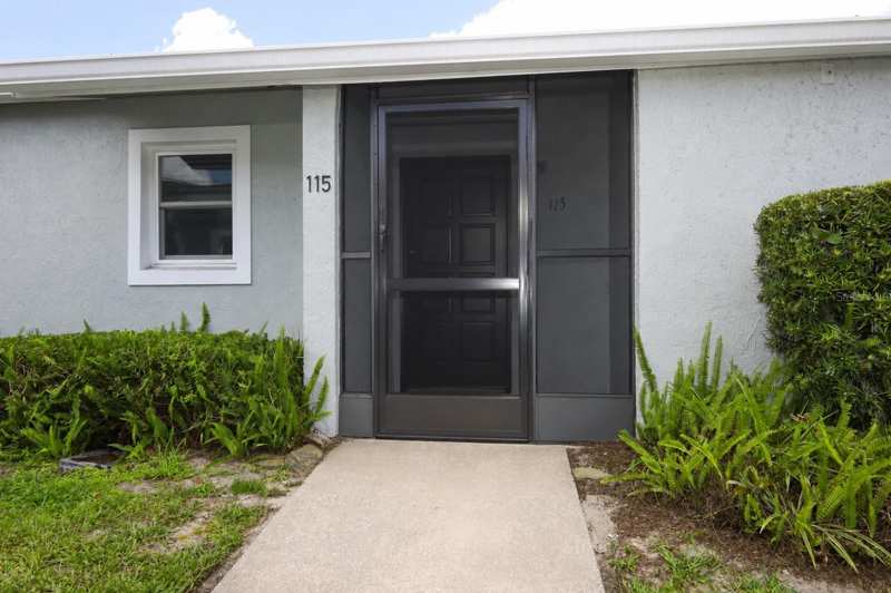 2 bedroom Townhouse at 115 Dorchester Square, Dorchester Square, Lake Mary — photo 1