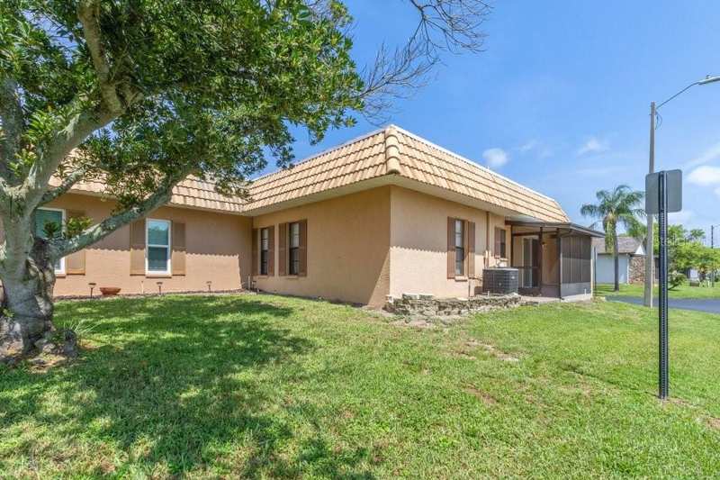 2 bedroom Villa at 9224 Keyes Place, Villa Del Rio, New Port Richey — photo 1