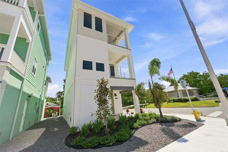 3 bedroom Single Family Residence at 19101 Gulf Boulevard, Gulf View Cabin Villa, Indian Shores — photo 1