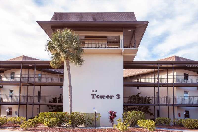 2 bedroom Condominium at 4632 Marine Parkway #201, Gulf Harbors Condo Sec 16, New Port Richey — photo 1