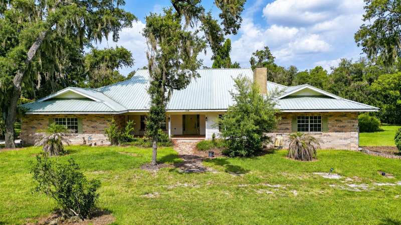 3 bedroom Single Family Residence at 914 S Miller Road, Valrico, Valrico — photo 1