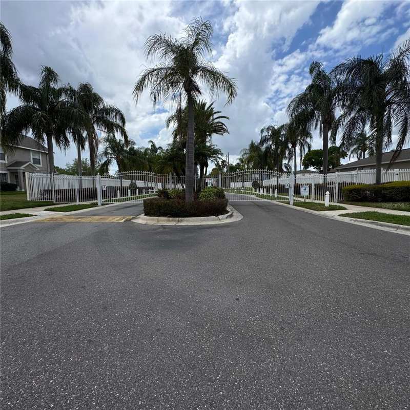 2 bedroom Townhouse at 306 Kensington Lake Circle, The Twnhms At Kensington Ph, Brandon — photo 1