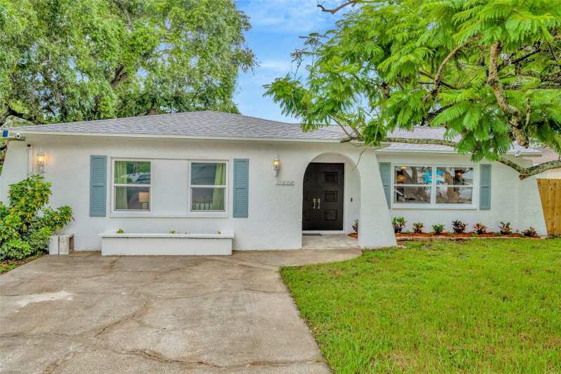 4 bedroom Single Family Residence at 11008 111th Way, Town & Country Estates, Seminole — photo 1
