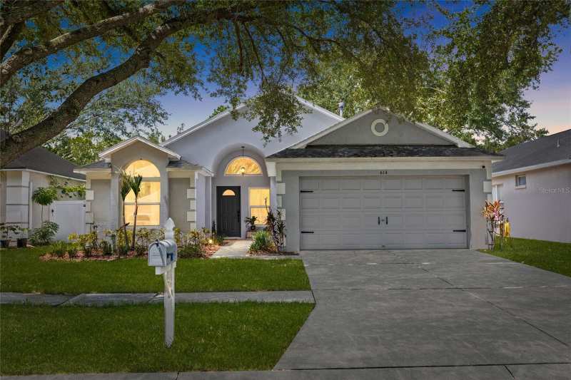 3 bedroom Single Family Residence at 614 Somerstone Drive, Somerset Tr C, Valrico — photo 1