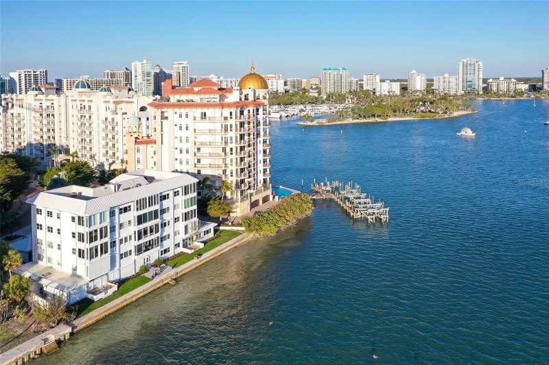 2 bedroom Condominium at 400 Golden Gate Point #31, Harbor House South, Sarasota — photo 1