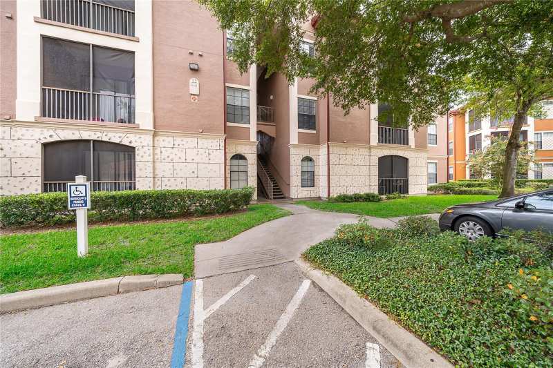 4 bedroom Condominium at 6141 Metrowest Boulevard #201, Serenata Condo, Orlando — photo 1