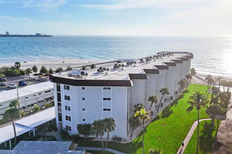 2 bedroom Condominium at 2110 Benjamin Franklin Drive #104, Lido Harbour South, Sarasota — photo 1