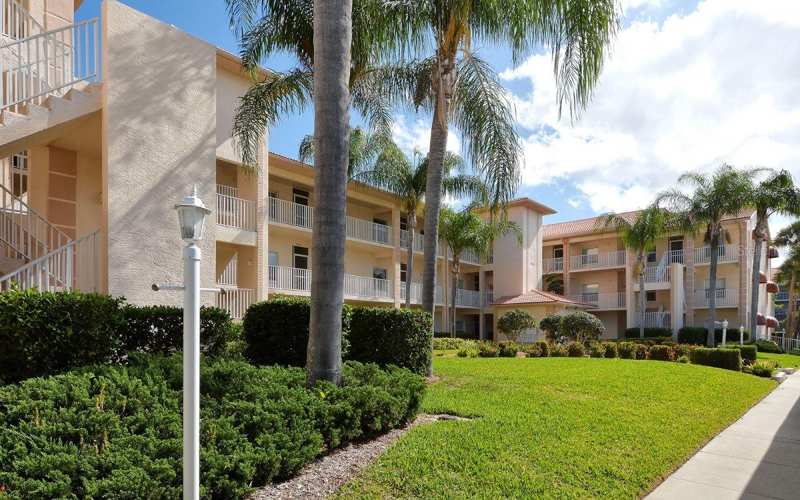 2 bedroom Condominium at 9630 Club South Circle #6202, Stoneybrook Clubside South 3, Sarasota — photo 1