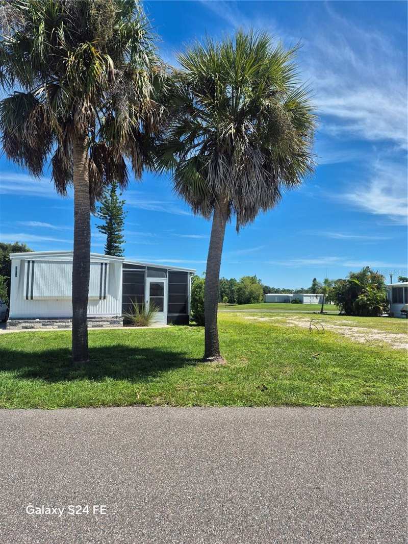 2 bedroom Manufactured Home at 7380 Heston Street, Village Holiday Lake, Port Charlotte — photo 1
