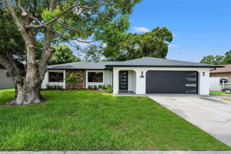 3 bedroom Single Family Residence at 6111 18th Street, Park Hill Sub, Zephyrhills — photo 1