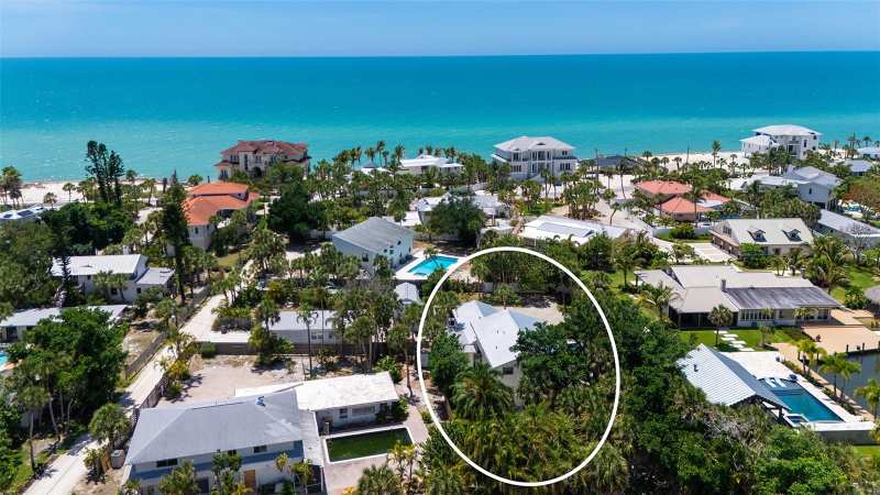 4 bedroom Single Family Residence at 3708 Sandspur Lane, Casey Key, Nokomis — photo 1