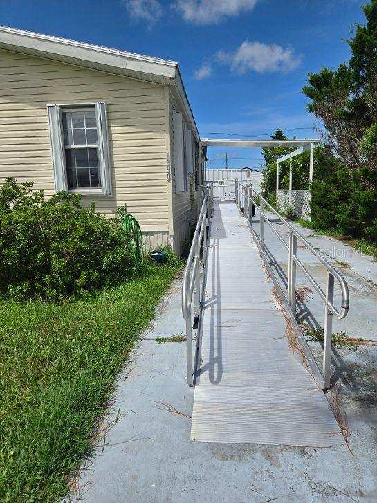 3 bedroom Manufactured Home at 1366 Flamingo Drive, Holiday Mob Estates 2nd Add, Englewood — photo 1