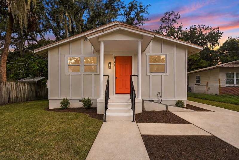 4 bedroom Single Family Residence at 1016 W 8th Street, Seminole Park, Sanford — photo 1