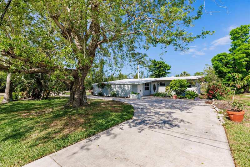 4 bedroom Single Family Residence at 3129 Buttonwood Place, Charlotte Park Sec 2, Punta Gorda — photo 1