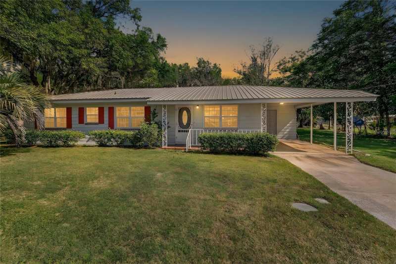3 bedroom Single Family Residence at 432 NW 2nd Avenue, Wardells Sub, Williston — photo 1