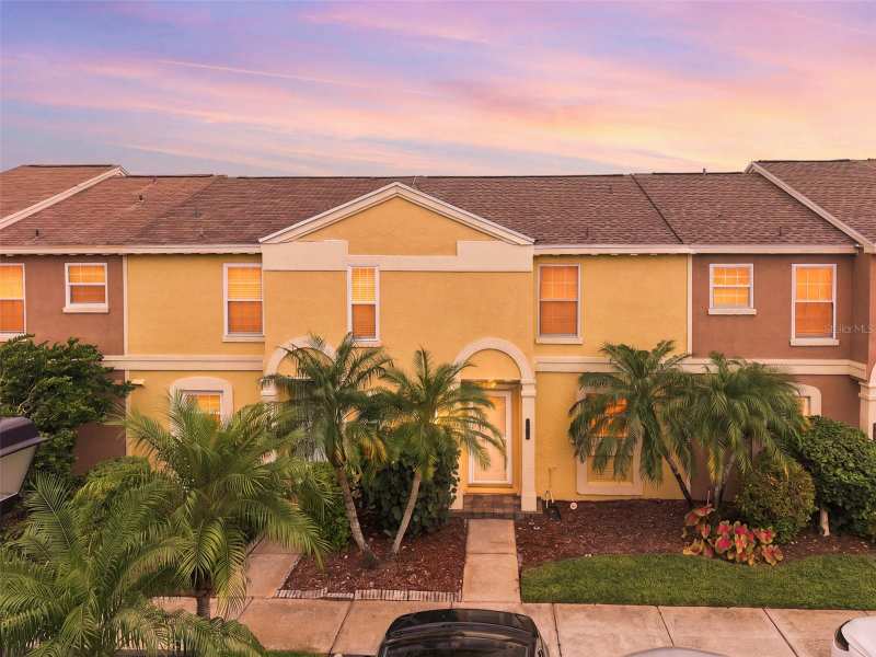 2 bedroom Townhouse at 1514 Chateaux De Ville Court, Chateaux De Ville, Clearwater — photo 1