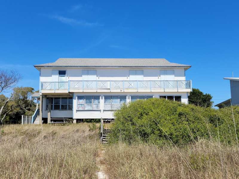 4 bedroom Detached at 1433 Alligator Drive, Penn Point, Alligator Point — photo 1