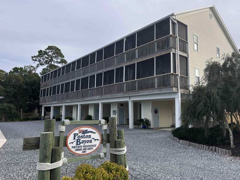 3 bedroom Townhouse at 115 Timber Island rd, Poston Bayou, Carrabelle — photo 1