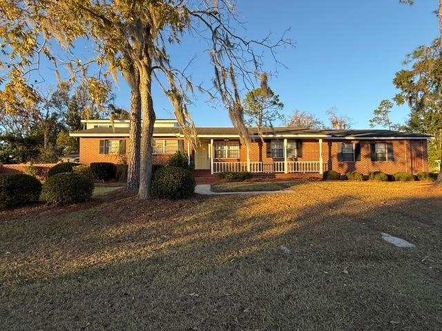4 bedroom Detached at 277 SE Woodlawn Street, Lakeside Terrace, Madison — photo 1