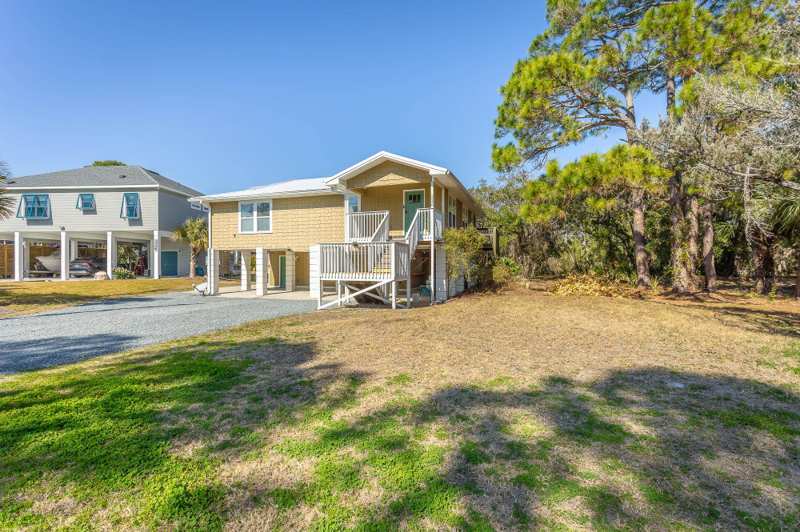 3 bedroom Detached at 1446 Cypress Street, Bre Inc, Alligator Point — photo 1
