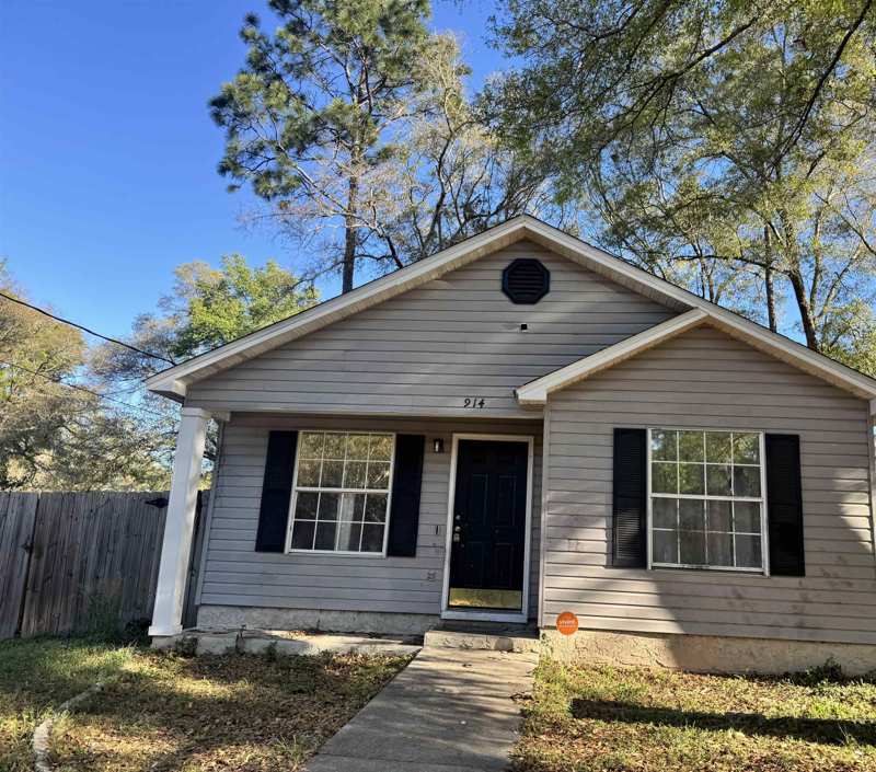 3 bedroom Detached at 914 Crossway Road, Capital City Estates, Tallahassee — photo 1