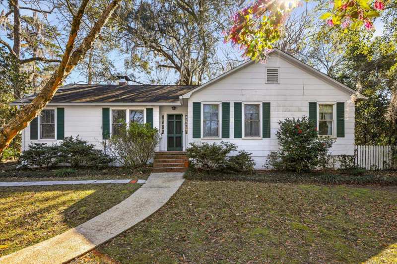 4 bedroom Detached at 1021 E 7th Avenue, Forest Hill, Tallahassee — photo 1