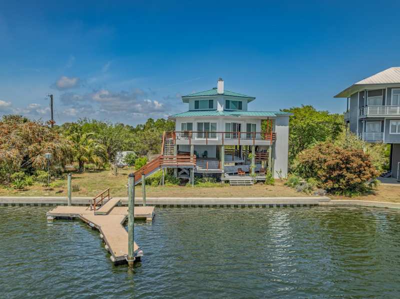 2 bedroom Detached at 171 Harbour Point Drive, The Island Club Ut 2, Crawfordville — photo 1