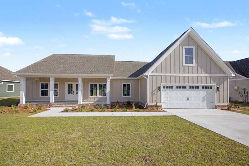 4 bedroom Detached at 37 Windsor Way, Chadwick Estates, Crawfordville — photo 1