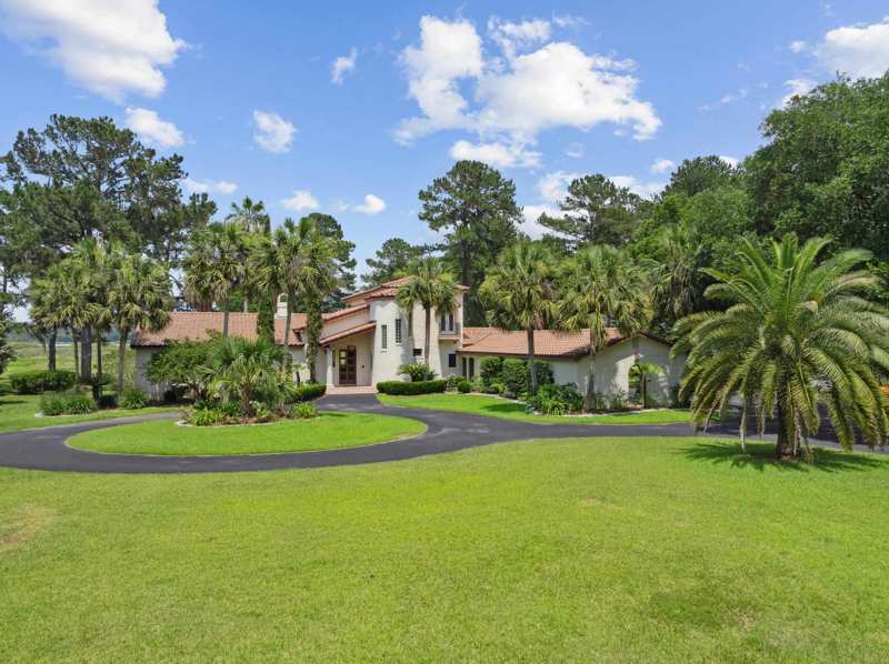 4 bedroom Detached at 2604 Lucerne Drive, Lakebreeze Unrecorde, Tallahassee — photo 1