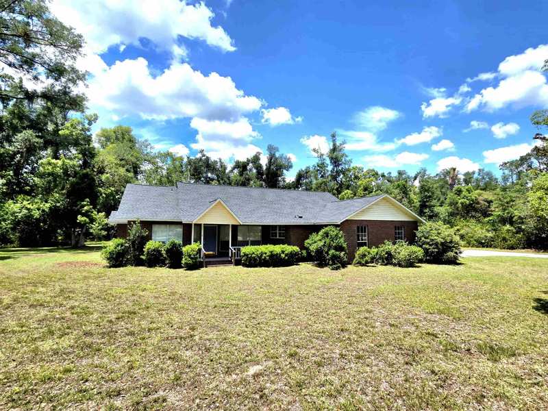 3 bedroom Detached at 210 Worley Way, The Clark Properties, Perry — photo 1