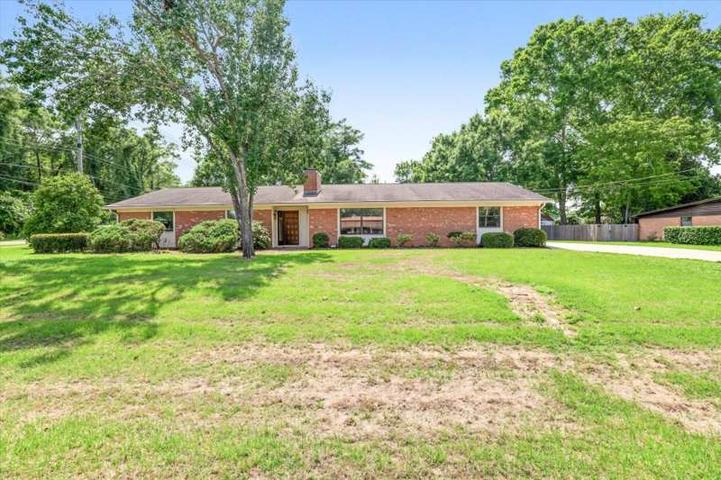 3 bedroom Detached at 1200 Springhaven Road, Sedgefield, Tallahassee — photo 1