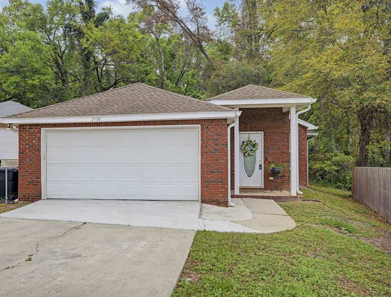 3 bedroom Detached at 2908 Briar Court, Briar Chase, Tallahassee — photo 1