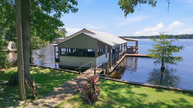 4 bedroom Detached at 3015 Cooks Landing Road, Lake Talquin Camp, Quincy — photo 1