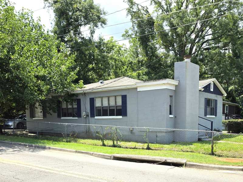 3 bedroom Detached at 2001 Daisy Street, Bond South, Tallahassee — photo 1