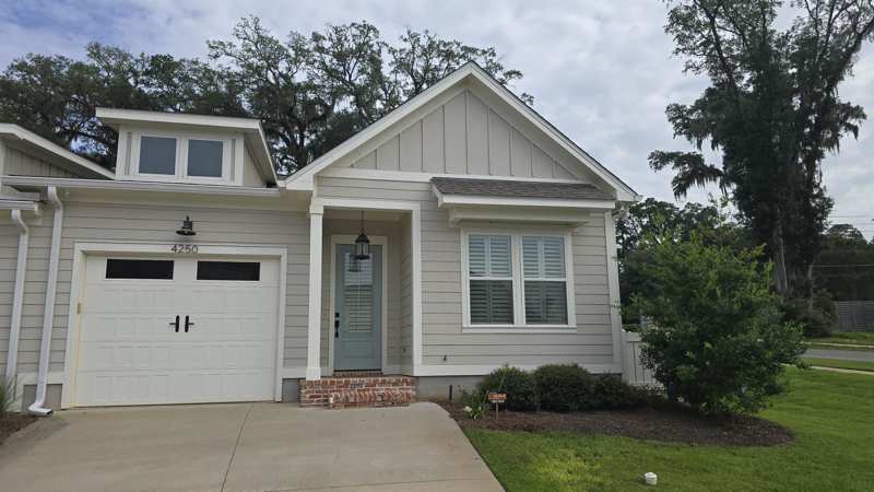3 bedroom Townhouse at 4250 Oak Run Lane, Camellia Oaks, Tallahassee — photo 1