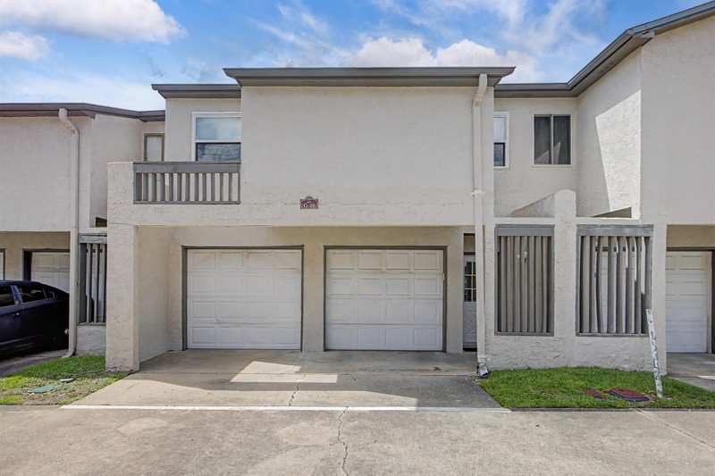 2 bedroom Townhouse at 1331 Airport Drive, Lakes The, Tallahassee — photo 1