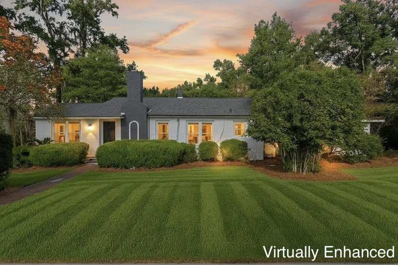 4 bedroom Detached at 400 Talaflo Street, Franklin Park, Tallahassee — photo 1