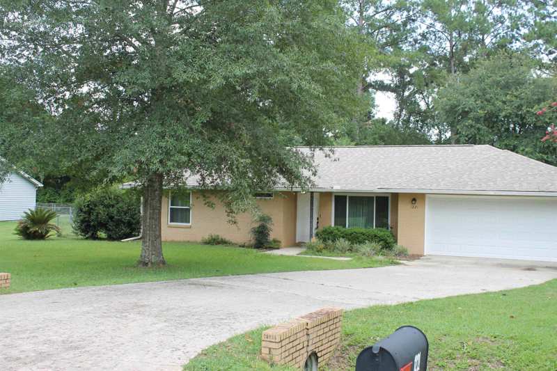 2 bedroom Detached at 1221 Sedgefield Road, Sedgefield Unit No 3, Tallahassee — photo 1
