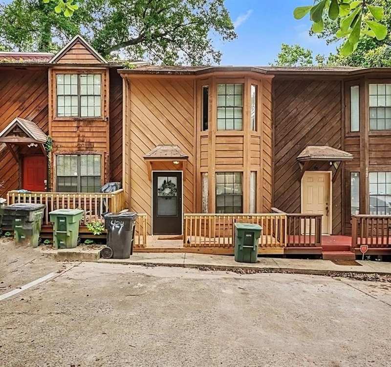 2 bedroom Townhouse at 424 Victory Garden Drive, Victory Garden Townhomes 1 Unr, Tallahassee — photo 1