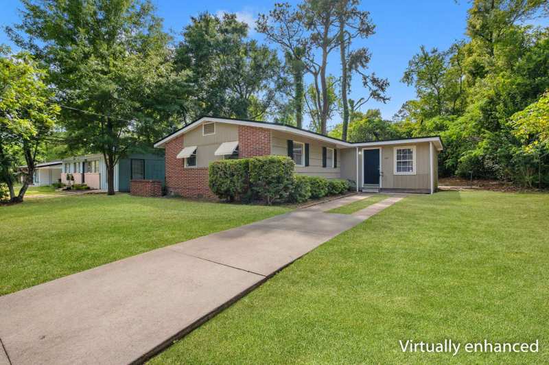 4 bedroom Detached at 322 Meadowbrook Lane, Bradford Manor, Tallahassee — photo 1
