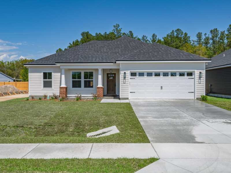 3 bedroom Detached at 122 Divine Loop, Pleasant Ridge, Crawfordville — photo 1